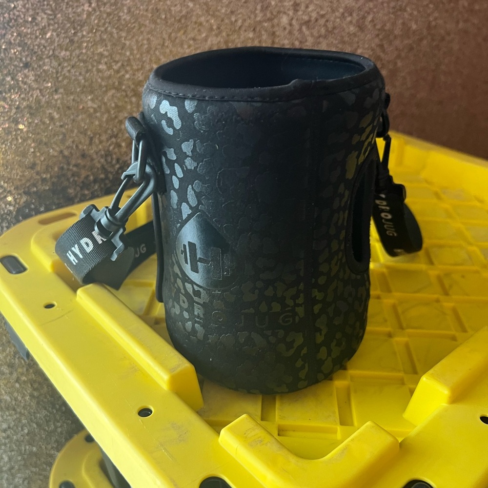 Hydrojug sleeve